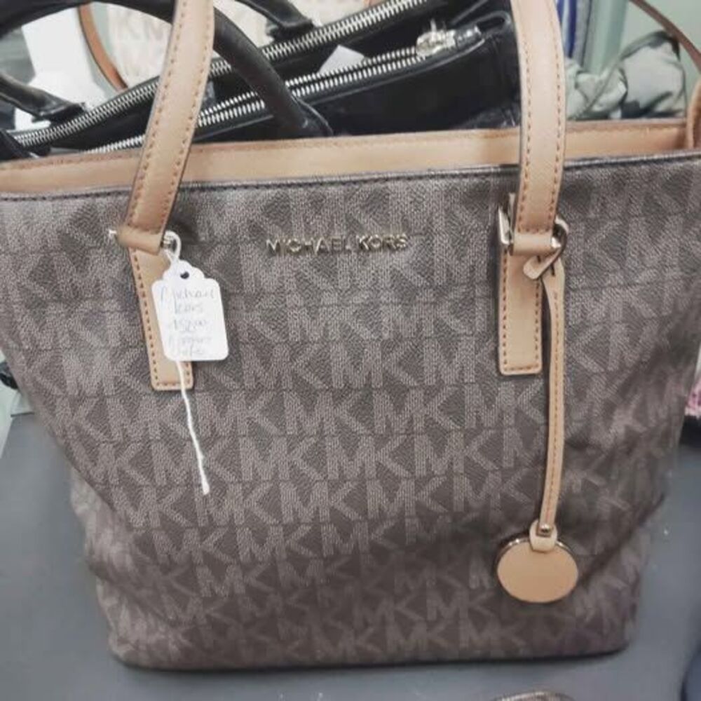 Michael Kors Morgan tote w COA